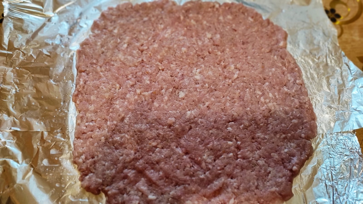 Готовим мясной рулет