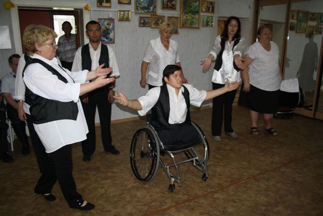 Алла Палькина и Денис Якимов танцуют рок-н-ролл, Фото с места события собственное