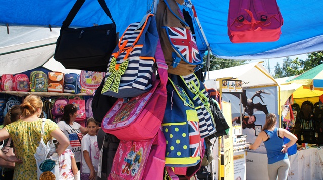 На сборы в школу осталось чуть больше недели, Фото с места события собственное