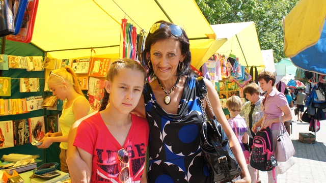 Биробиджанка Наталья собирает дочь в пятый класс, Фото с места события собственное