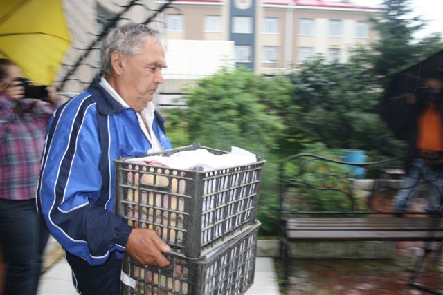 Кошерную гуманитарную помощь от ФЕОР отправили из Биробиджана в тонущее с. Пашково, Фото с места события собственное