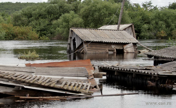 Уровень воды начинает спадать, Фото с места события из других источников