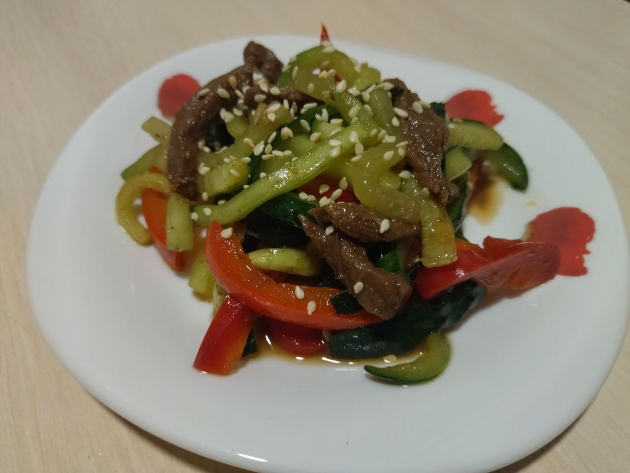 Салат &quotГовядина со свежим огурцом&quot – любители китайской кухни оценят ИА ЕАОMedia