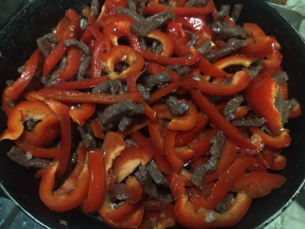 Салат "Говядина со свежим огурцом" — любители китайской кухни оценят