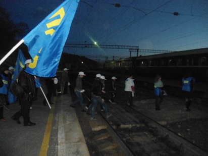 Жириновцы ЕАО встретили агитпоезд ЛДПР в г. Облучье митингом, Фото с места события из других источников