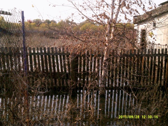 В огороде до сих пор вода, Фото с места события из других источников