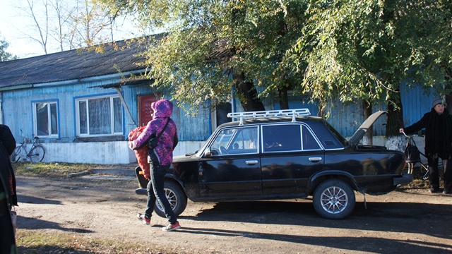 Гуманитарный второй хлеб выдают подтопленцам в пекарне с. Ленинское ЕАО, Фото с места события собственное