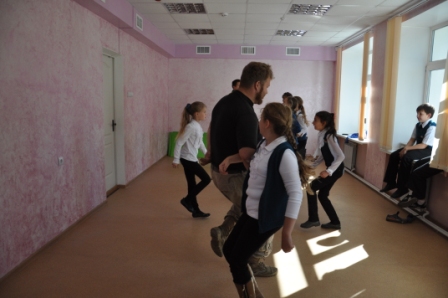 Девочек научили танцевать по-древнерусски, Фото с места события из других источников