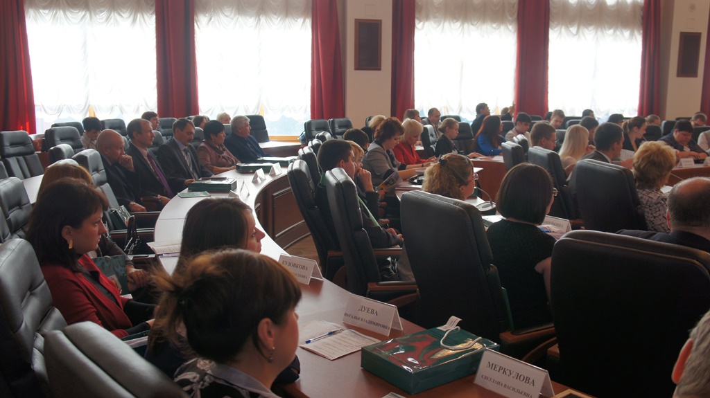 Члены ОМП при областном парламенте разных созывов встретились на юбилее "альма-матер", Фото с места события собственное
