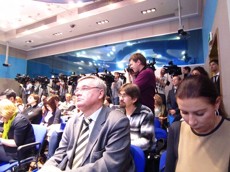Пресс-конференция, посвященная Восточной газовой программе, Фото с места события собственное