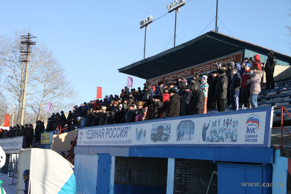 На трибунах, Фото с места события из других источников