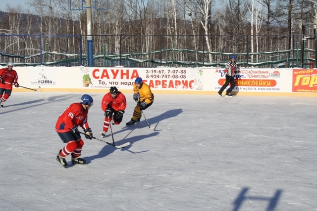 На площадке - мэр города, Фото с места события собственное