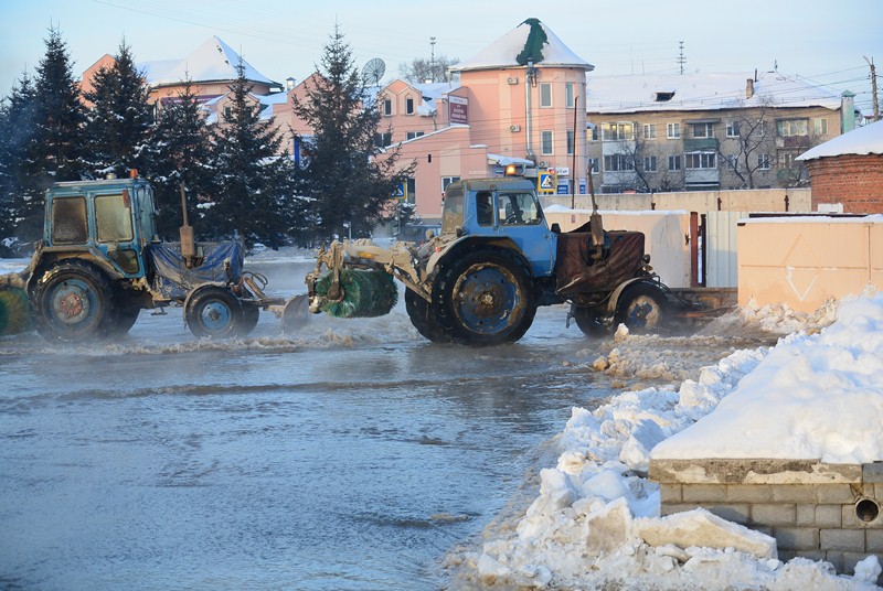 Авария на сетях водоснабжения, Фото с места события собственное