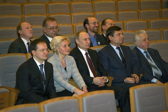 Встреча Владимира Путина с участниками Детского хора России, Фото с места события из других источников