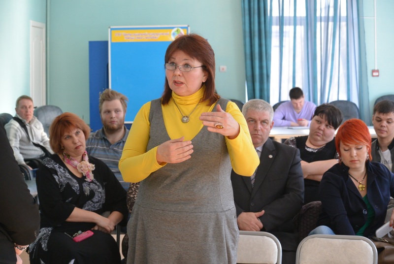 Ольга Ларшина - Сегодня мы должны поддержать наших соотечественников в Крыму, Фото с места события собственное