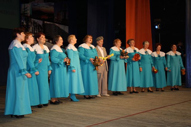 Выступают ветераны педагогического труда, Фото с места события собственное