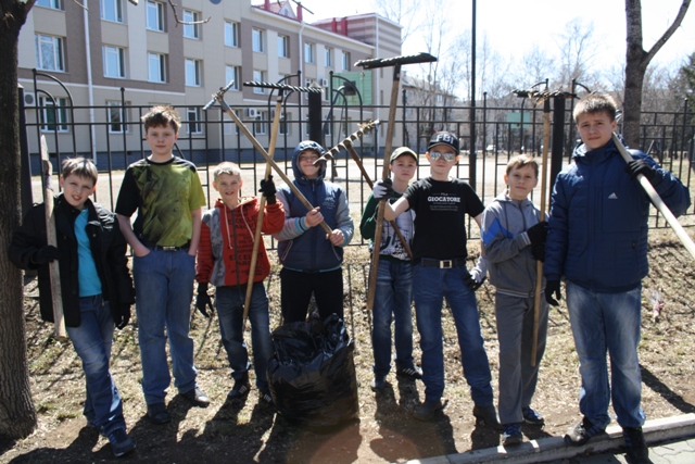 Школьники поддержали чиновников, Фото с места события из других источников