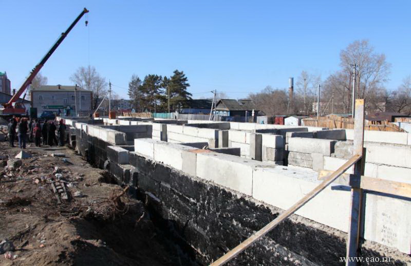 Строительство жилья для подтопленцев в с. Ленинское, Фото с места события из других источников