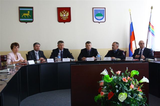 Заседание АТК, Фото с места события собственное