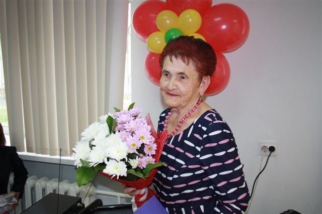 Мэрия Биробиджана поздравила ветеранскую организацию учителей с 20-летием, Фото с места события собственное