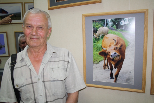 Валентин Коровин нашел на выставке свою фамилию, Фото с места события собственное