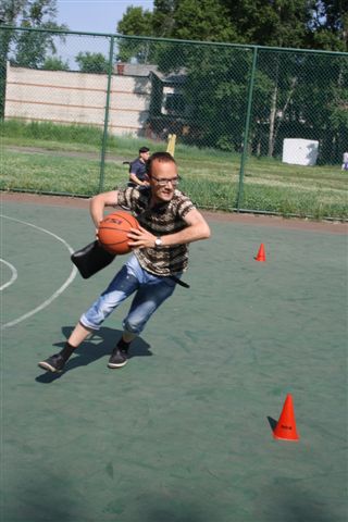 Преодолевая недуги, горожане с ограниченирями здоровья вышли на веселые старты, Фото с места события из других источников
