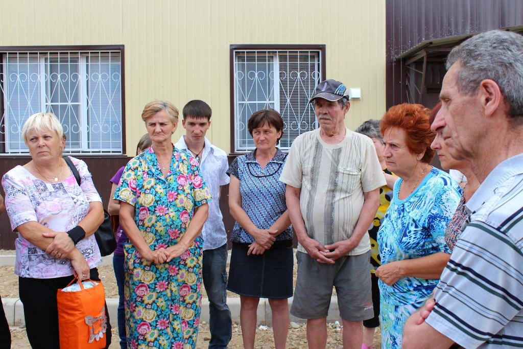 Возмущенные жители, Фото с места события собственное