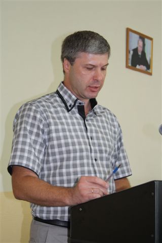 С докладом выступил Ян Аблов, Фото с места события собственное
