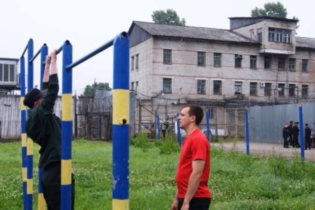 Подтягивание, Фото с места события из других источников