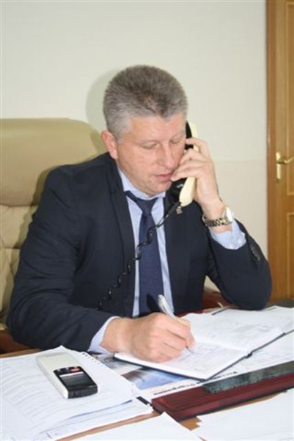 Мэр звонит в роддом, Фото с места события собственное