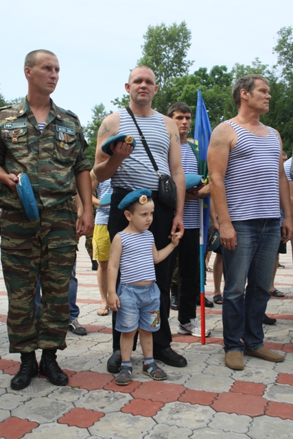 Минута молчания, Фото с места события собственное