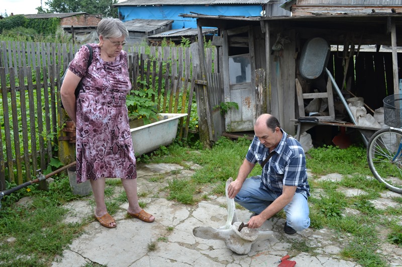 Осмотр позвонка, Фото с места события собственное