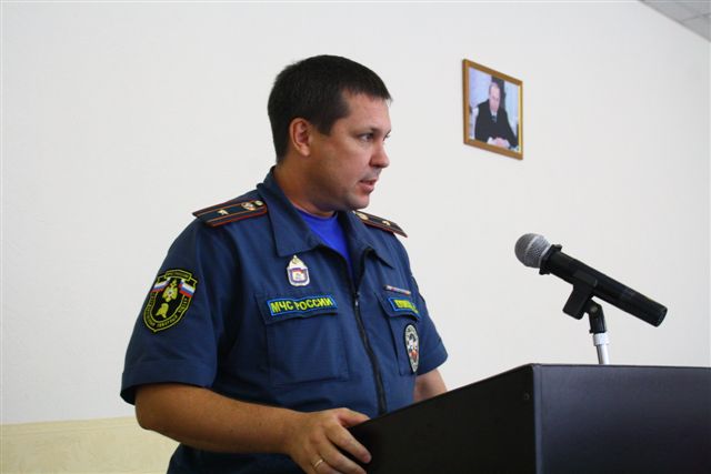 Александр Кукишев Обязательно проведем учения с детьми по эвакуации из школ и детских садов, Фото с места события собственное