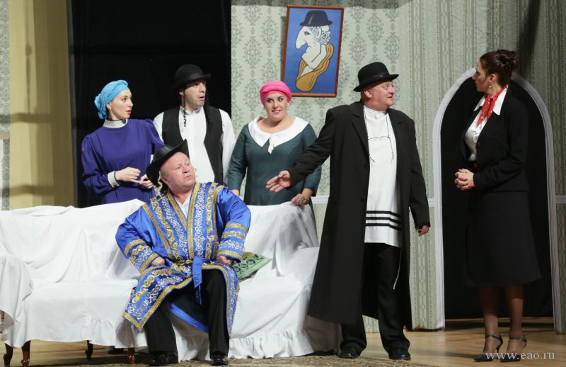 Спектакль представил на сцене областной филармонии театр "Шалом", Фото с места события из других источников