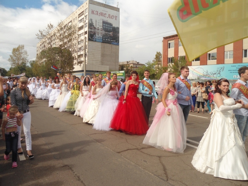 Парад невест в Биробиджане, Фото с места события из других источников