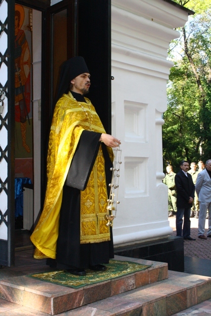 Литию отслужил иеромонах Тихон, Фото с места события собственное