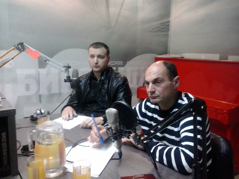 Вели программу Александр Шикирянский и Константин Земляникин, Фото с места события собственное