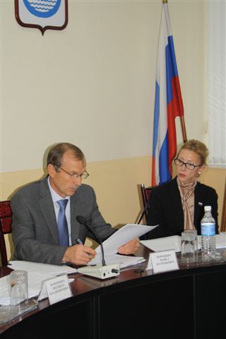 Председатель Думы Павел Ворожбит и депутат Елизавета Славина, Фото с места события собственное