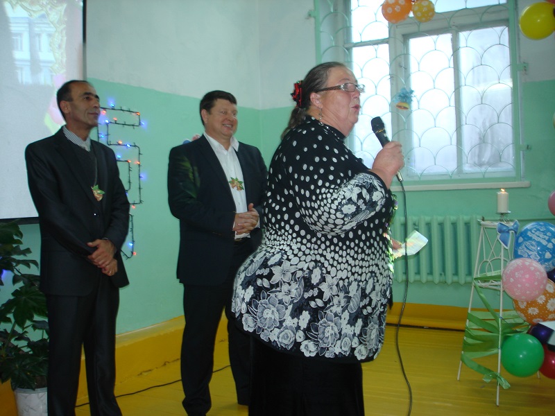 Средняя школа в п. Известковый ЕАО отметила 75-летие, Фото с места события из других источников