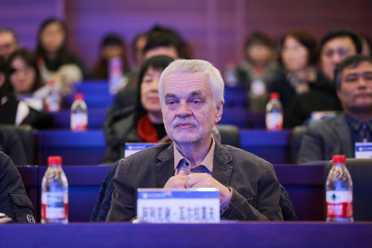 пресс-служба Даляньского университета иностранных языков