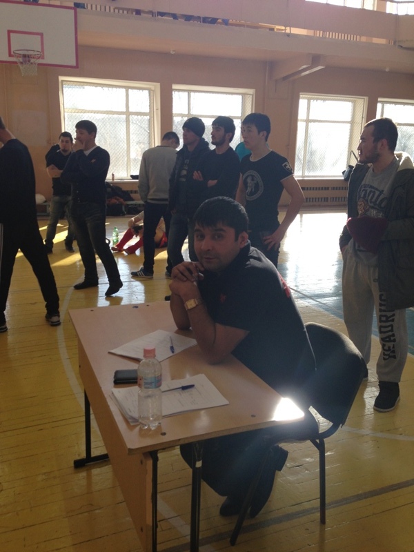 Представитель судейской коллегии, Фото с места события из других источников