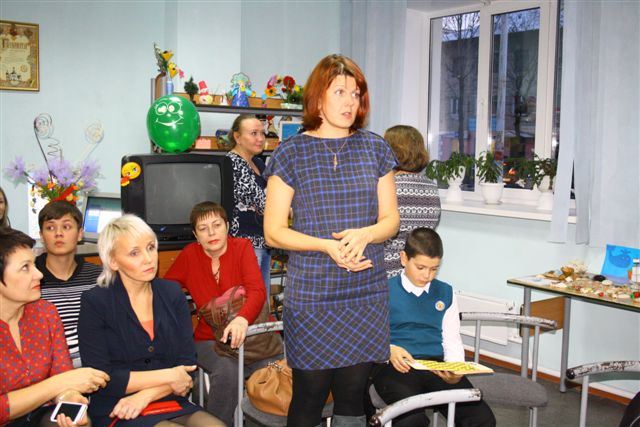 От имени родителей выступила Светлана Явиц, Фото с места события собственное