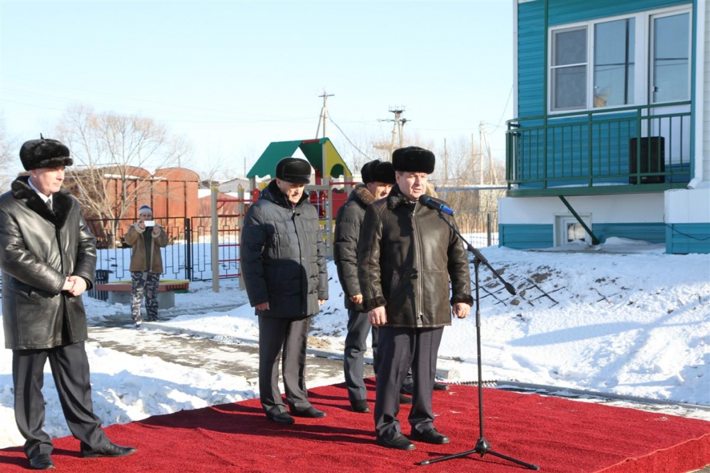 Новоселье железнодорожников в п. Волочаевка-2, Фото с места события из других источников