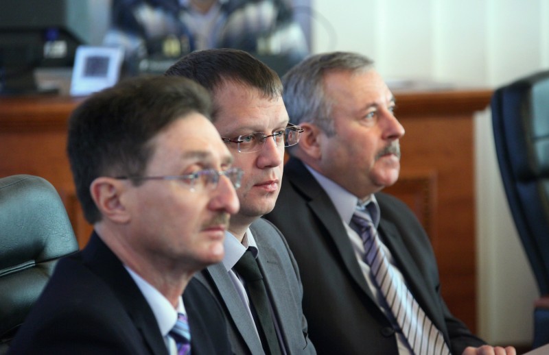 Заседание правительства ЕАО, Фото с места события из других источников