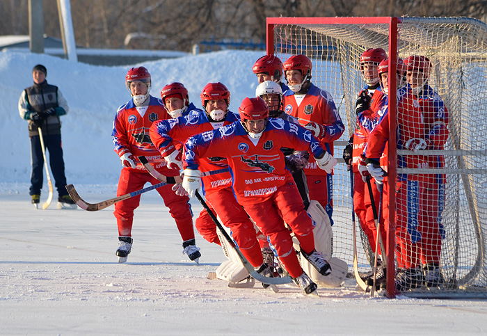 Ворота "Востока" на "замке", Фото с места события из других источников