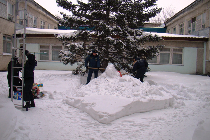 Строительство снежно-ледового городка, Фото с места события из других источников