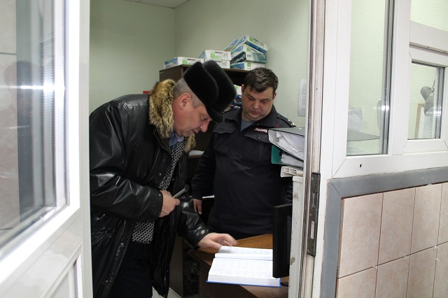 Общественная комиссия заглянула в спецприемник и изолятор биробиджанской полиции, Фото с места события из других источников