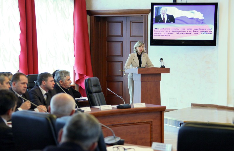 Начальник информационно-аналитического управления правительства ЕАО Любовь Сабитова, Фото с места события из других источников