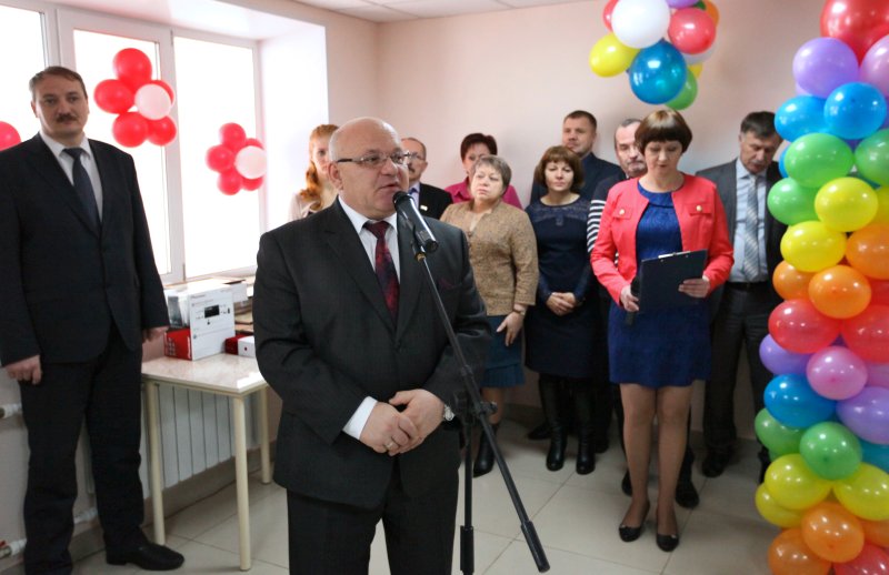 Глава региона поздравил медперсонал с важным событием, Фото с места события из других источников