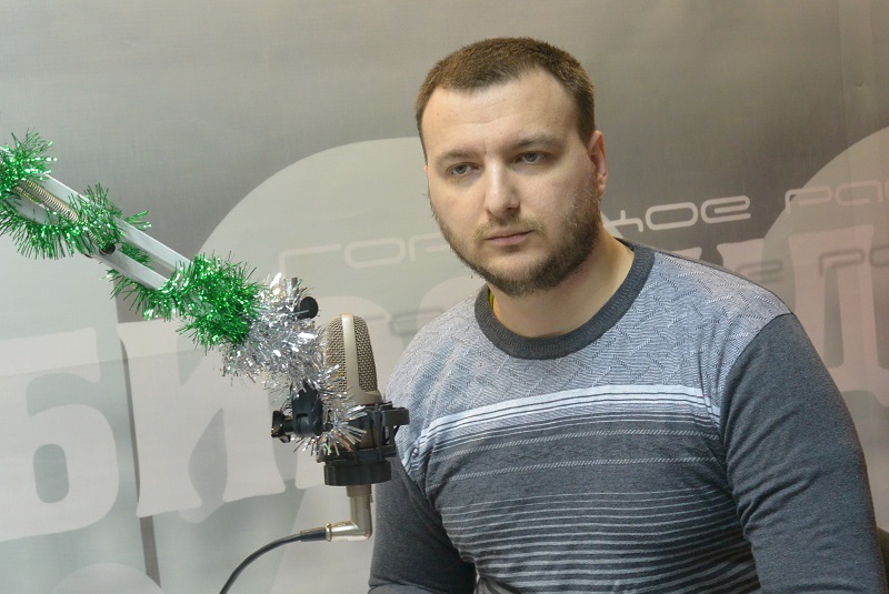 Ведущие обсуждали с гостем эфира вопросы демографической политики в ЕАО, Фото с места события собственное